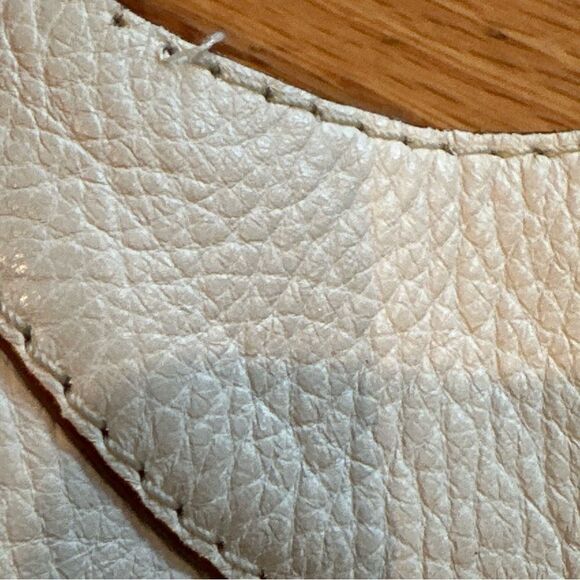 Michael kors pebble leather cream color shoulder bag - Picture 6 of 8